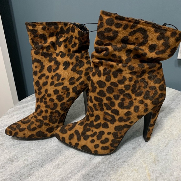 Cheetah print booties - Picture 2 of 3
